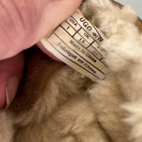 Ugg slippers - Picture 8 of 9